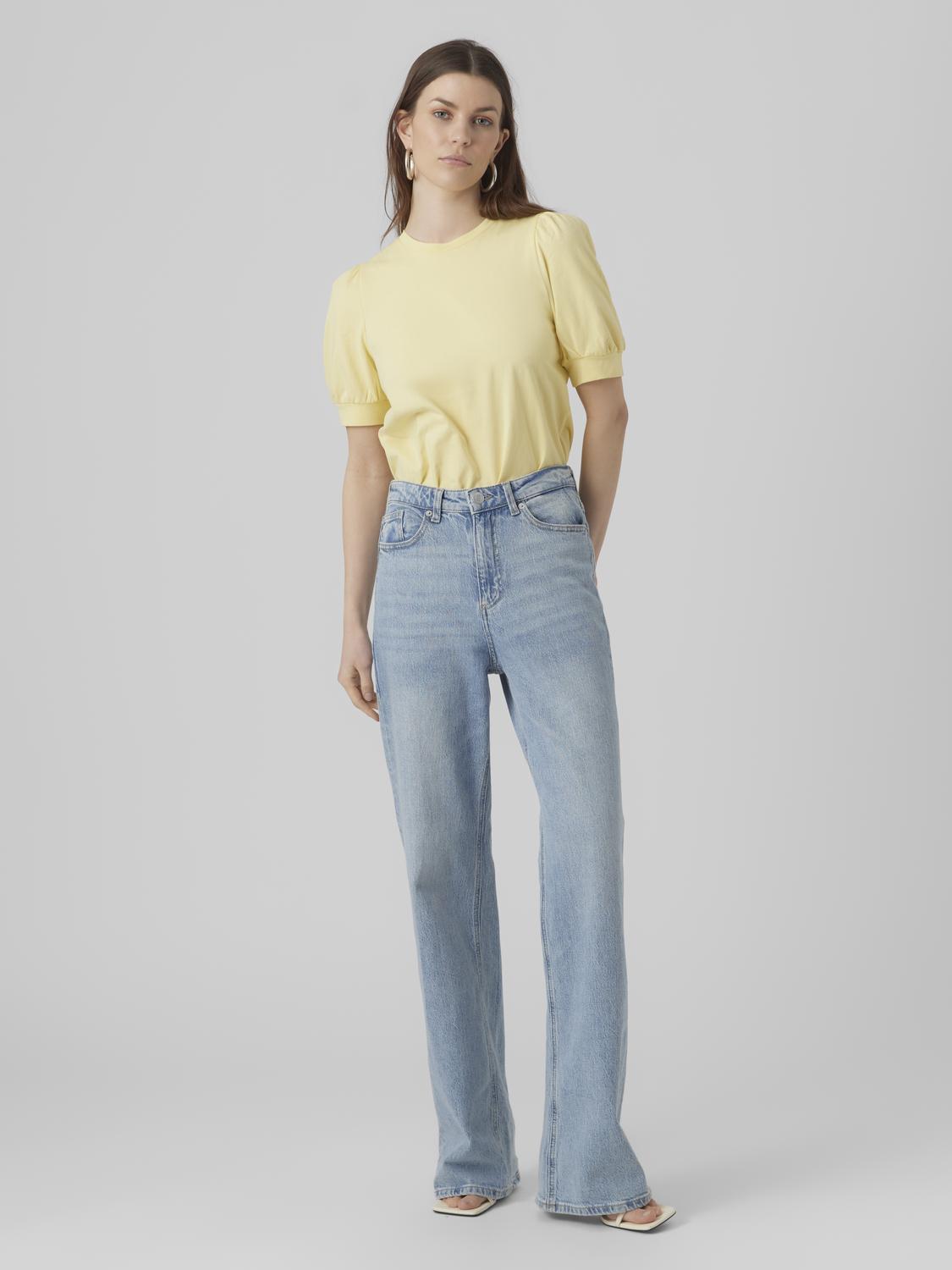 model_shot-front_full