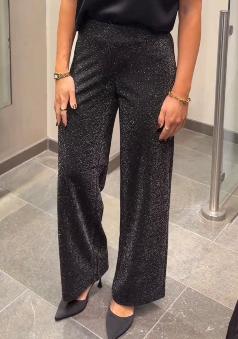 VMBERLIN Trousers - Black