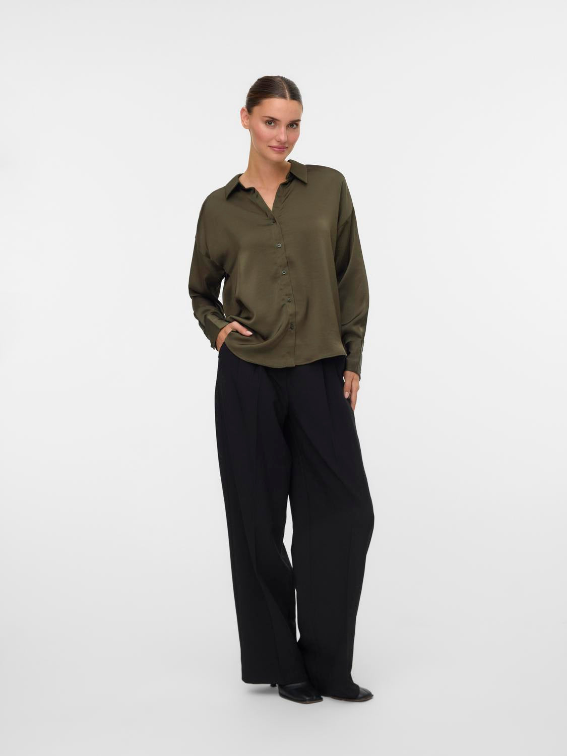 model_shot-front