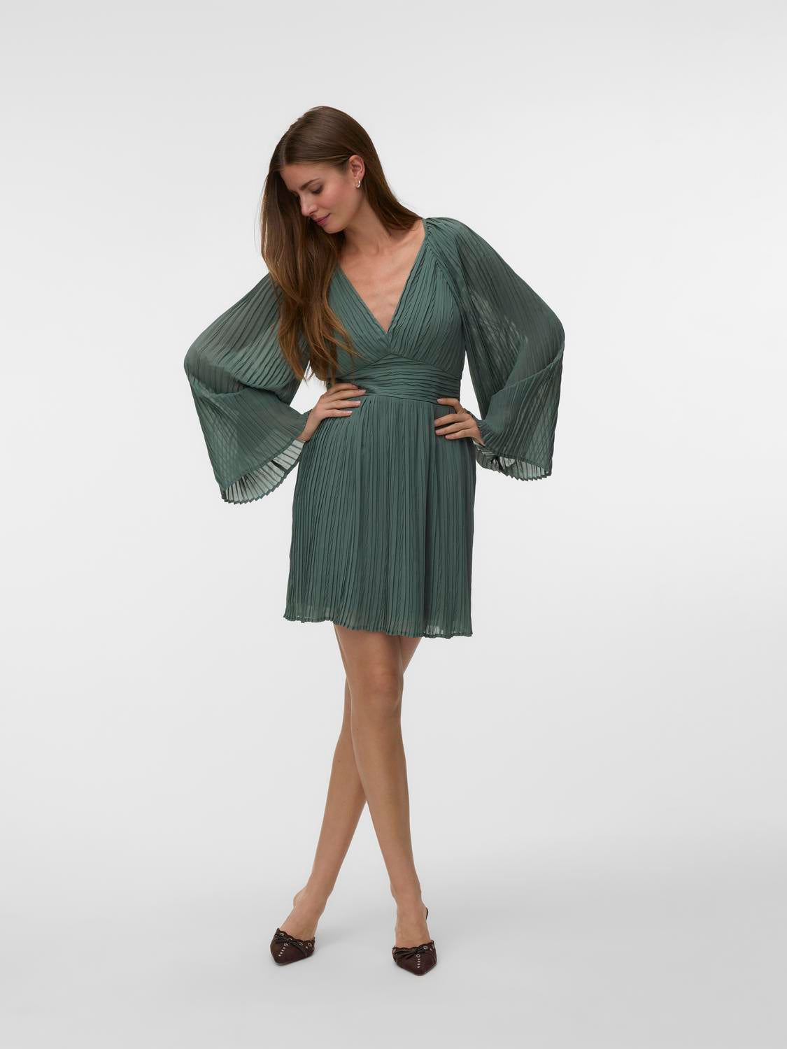 model_shot-front