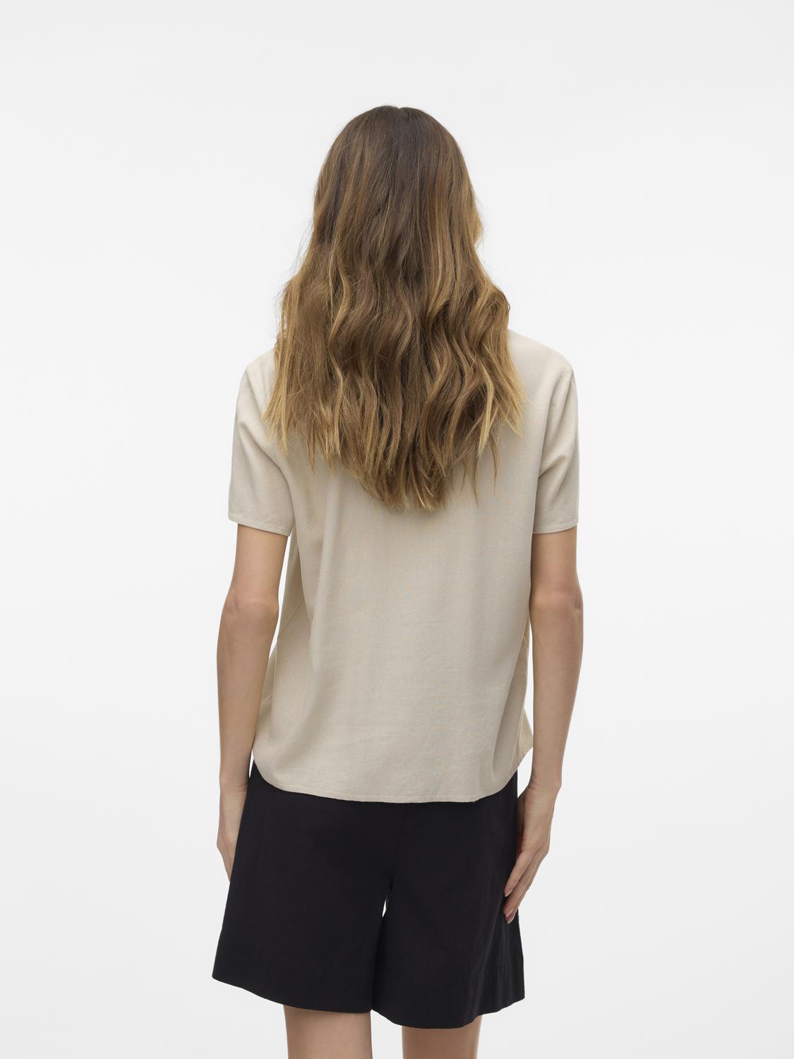 model_shot-back