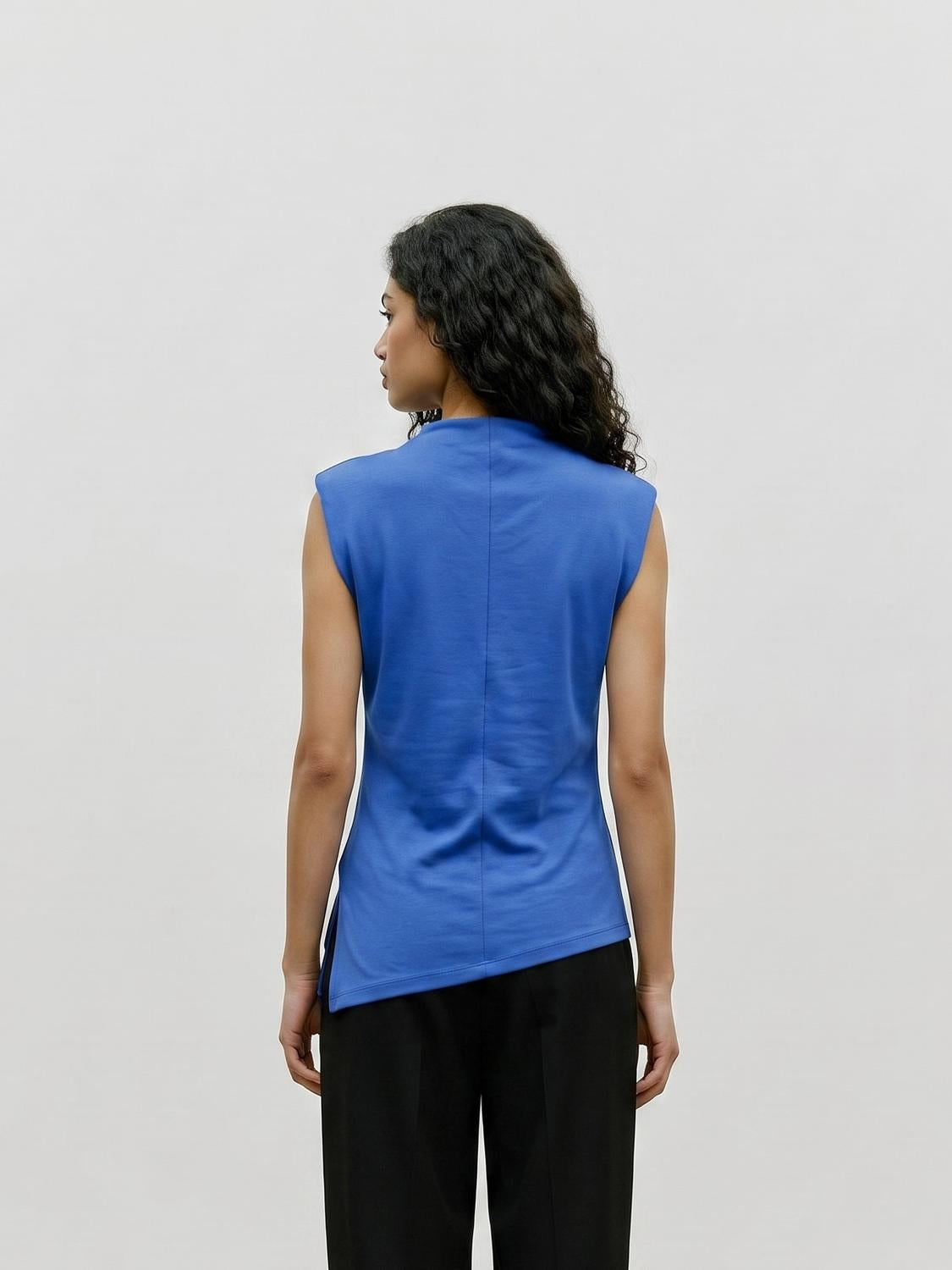 model_shot-back