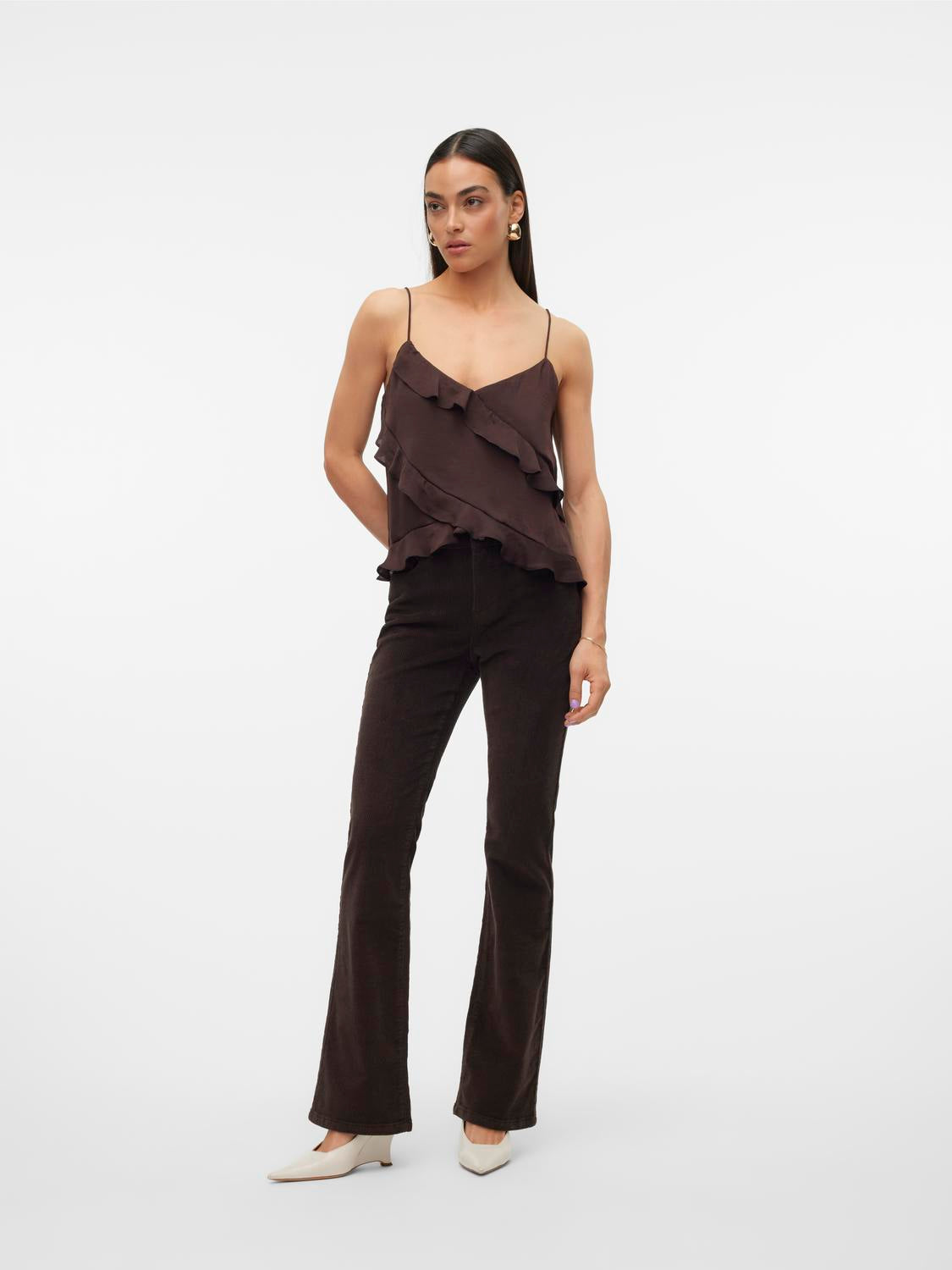 model_shot-front_full