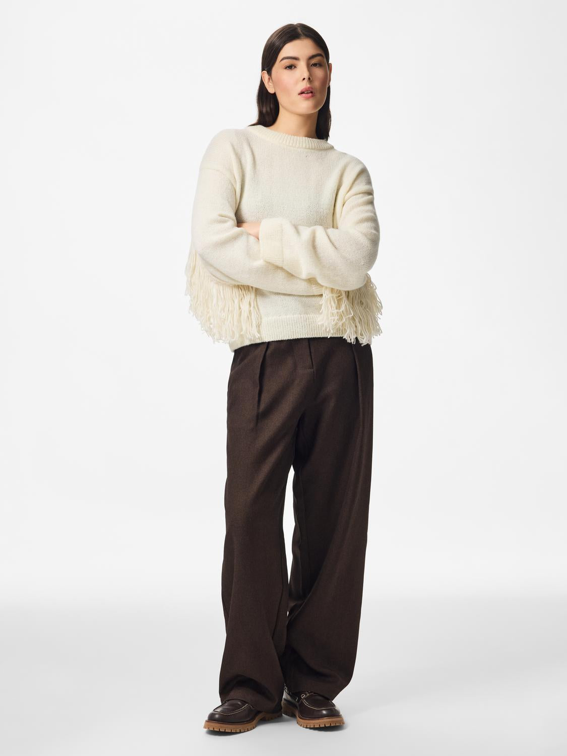 model_shot-front_full