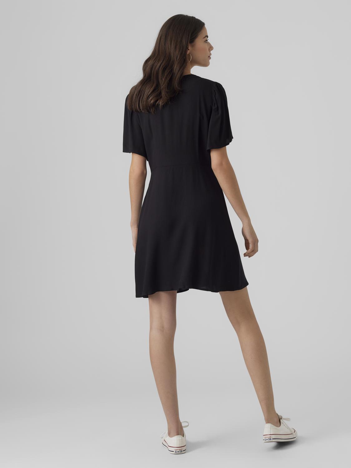 model_shot-back
