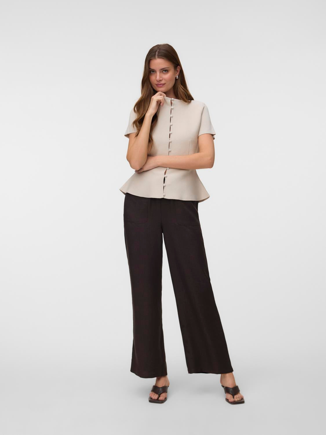 model_shot-front