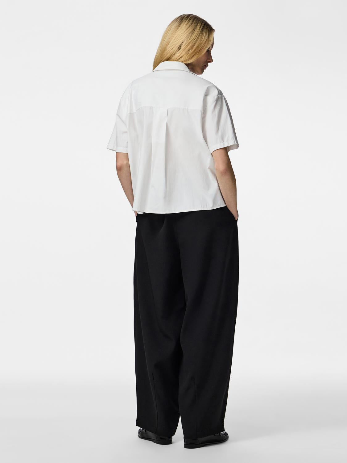 model_shot-back
