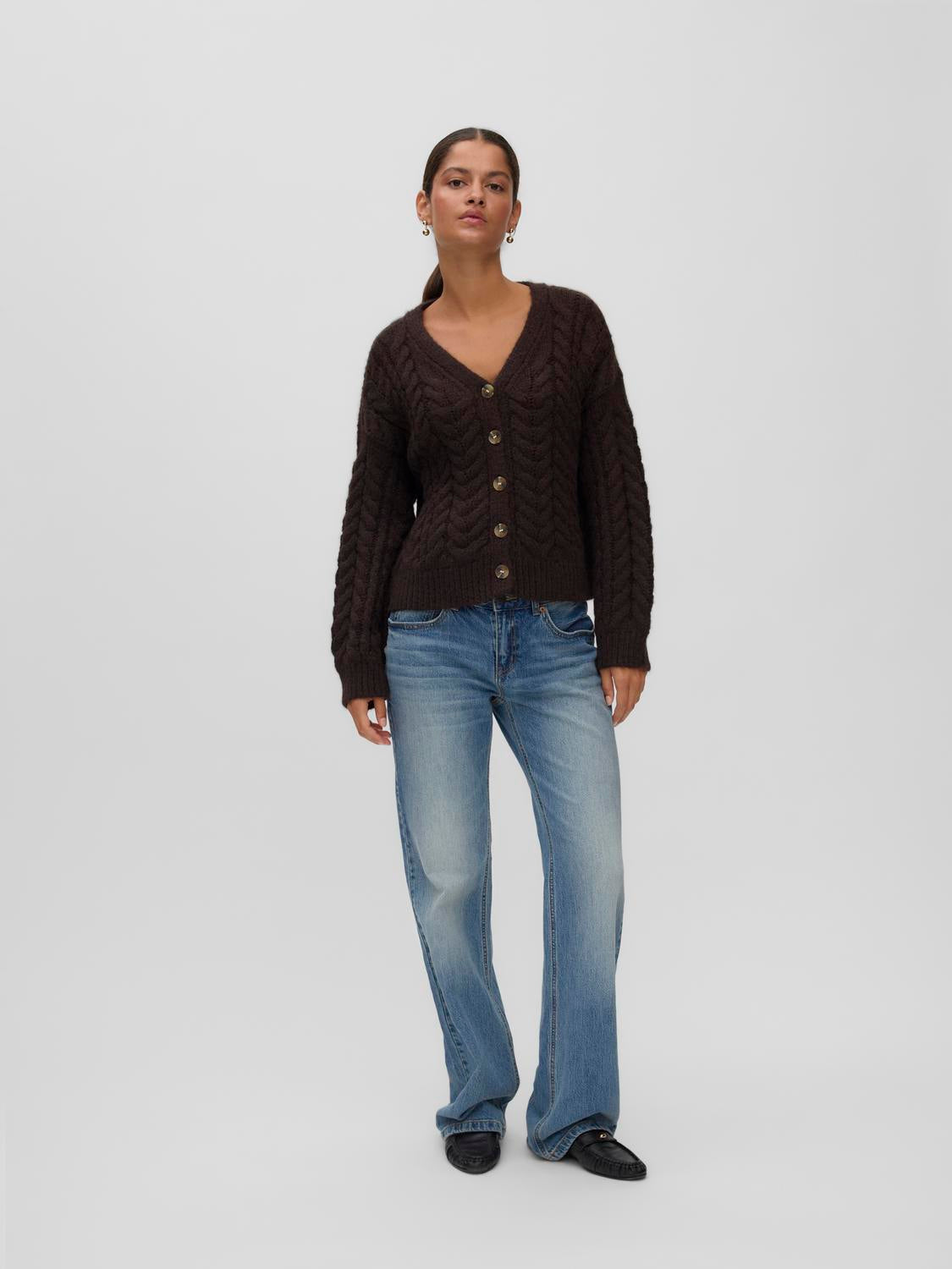 model_shot-front