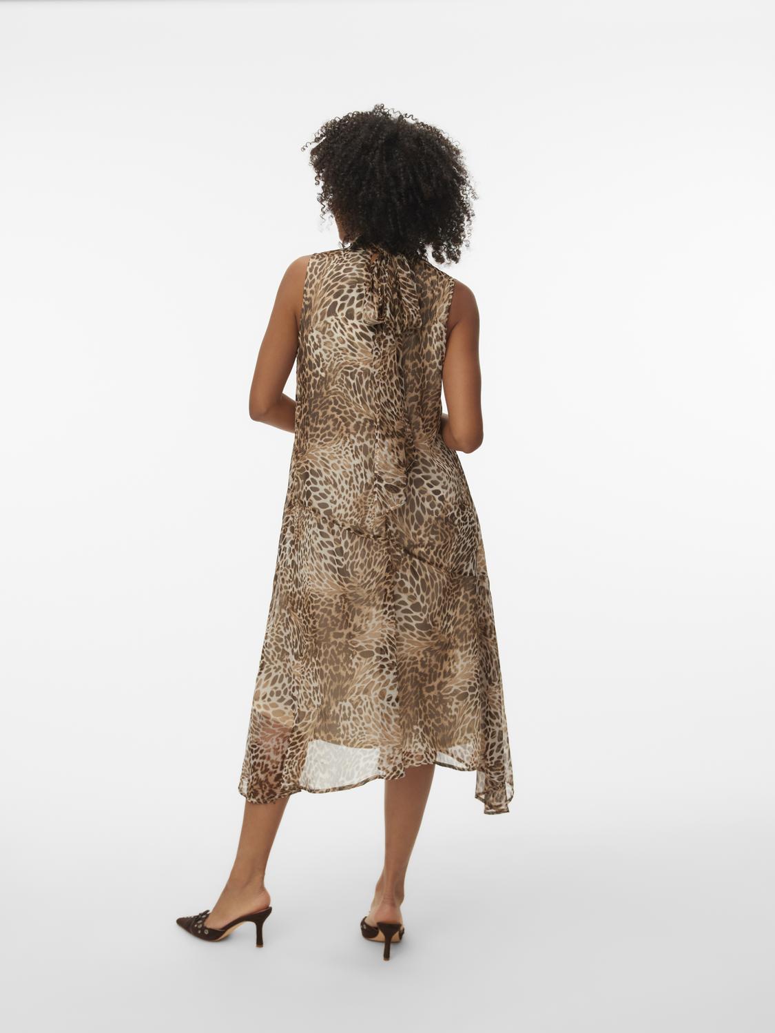 model_shot-back