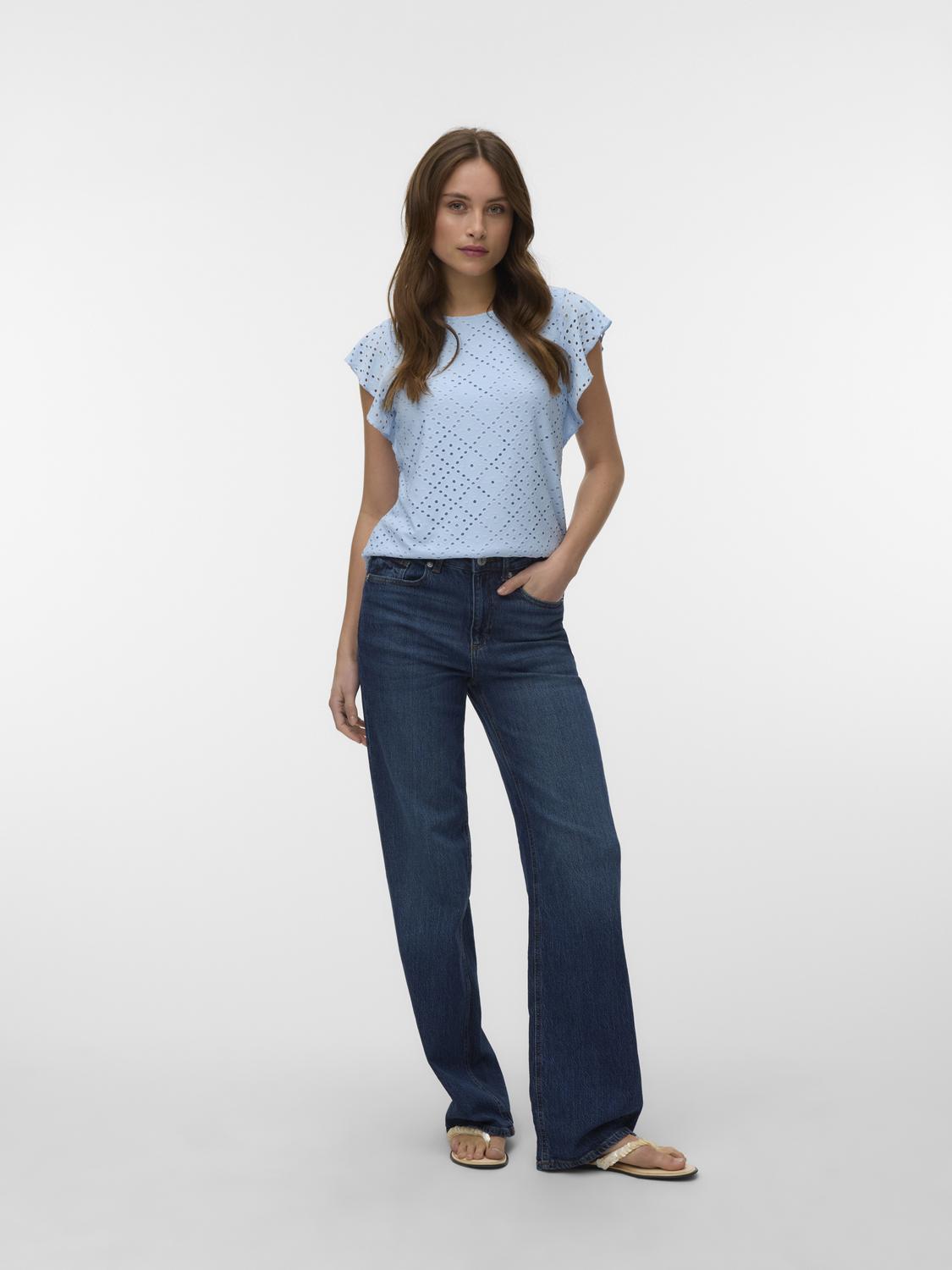 model_shot-front