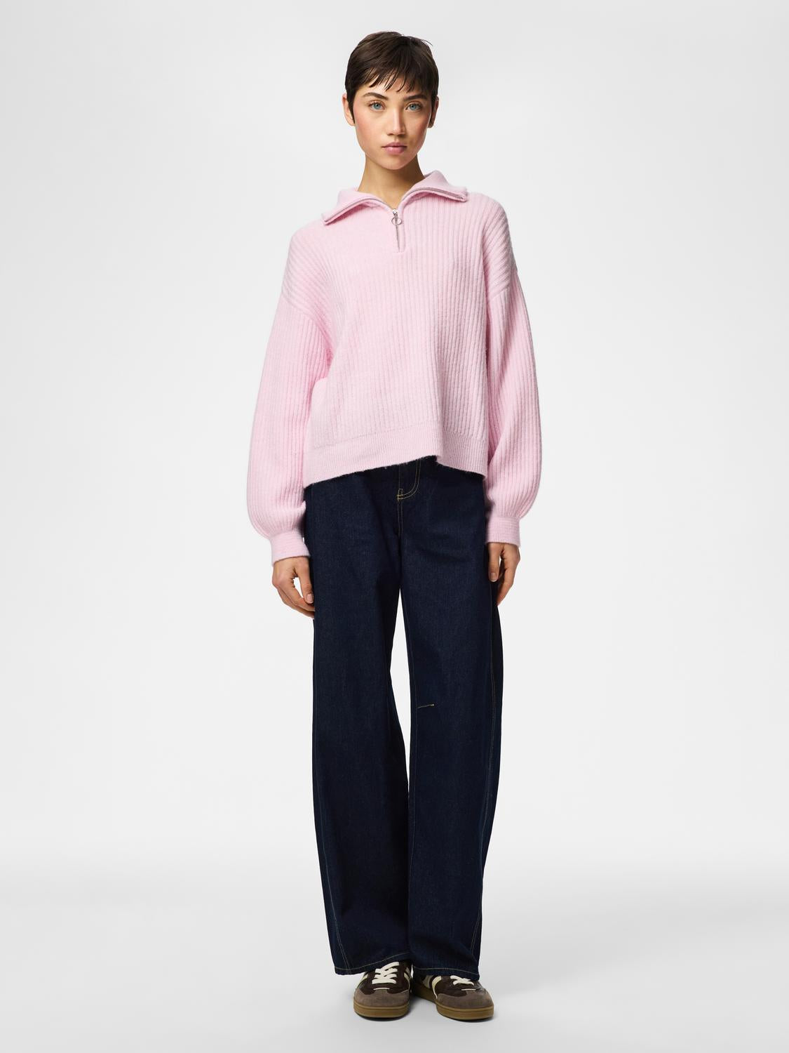 model_shot-front_full