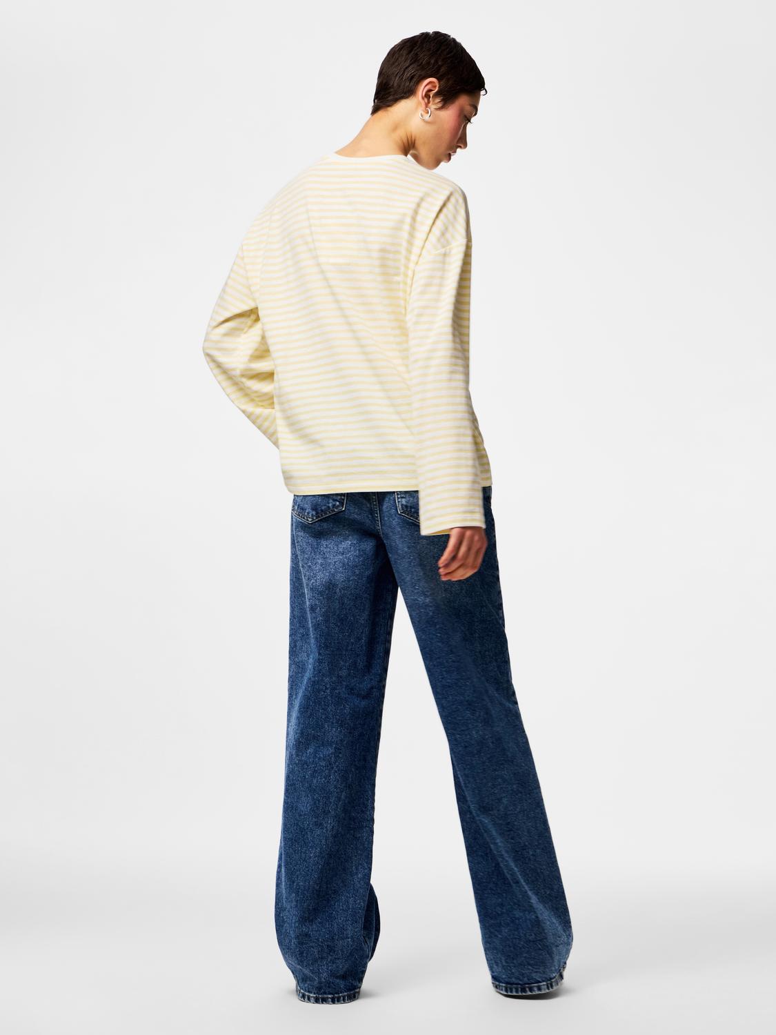 model_shot-back