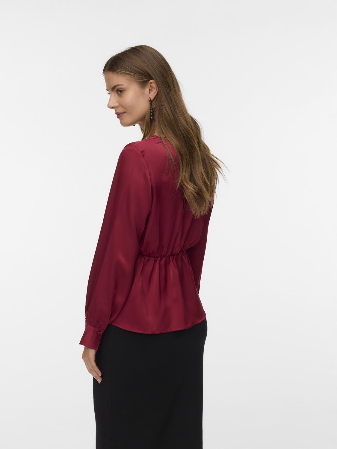 model_shot-back