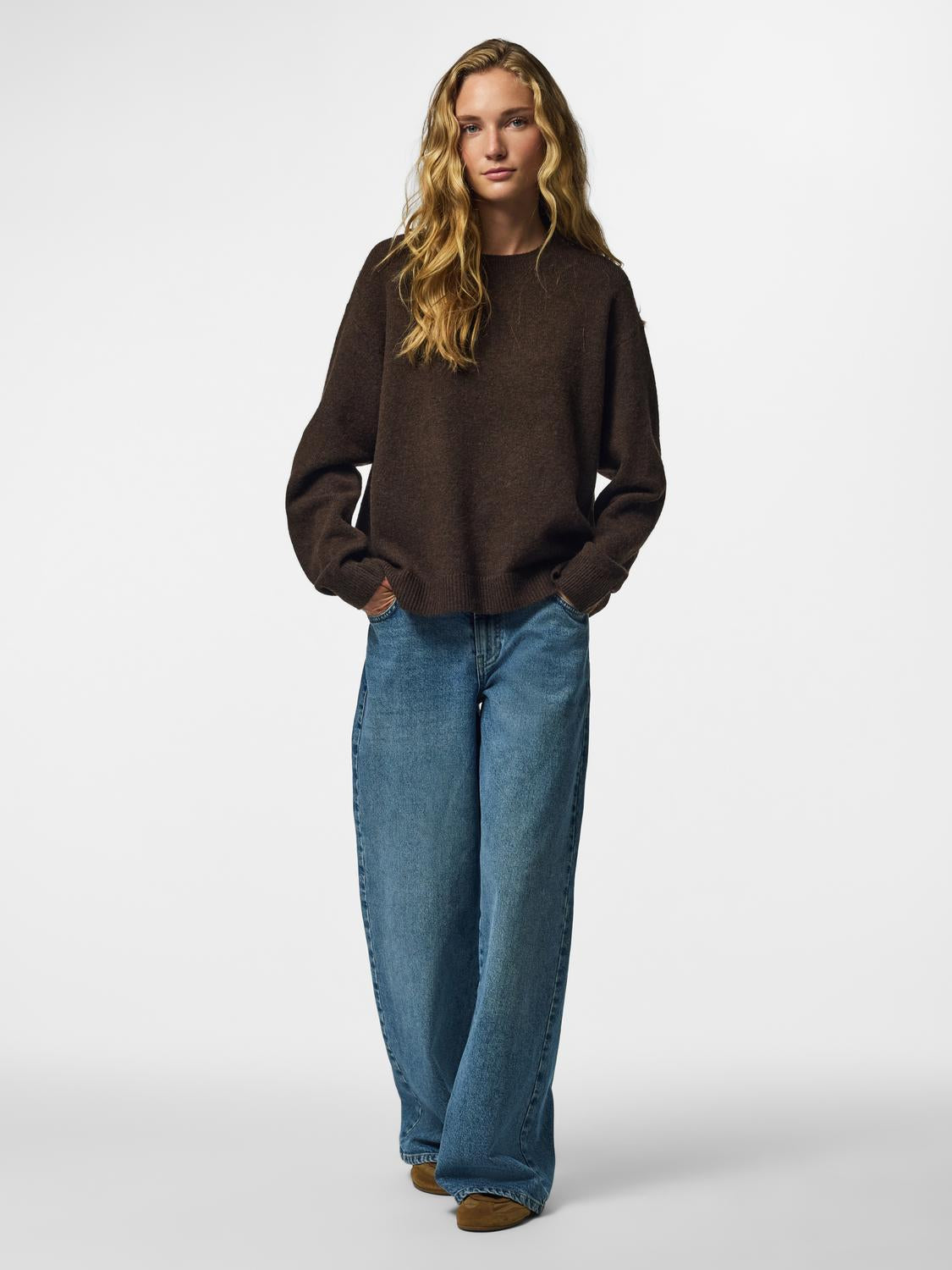 model_shot-front_full