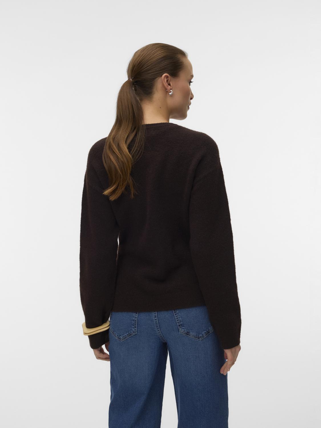 model_shot-back