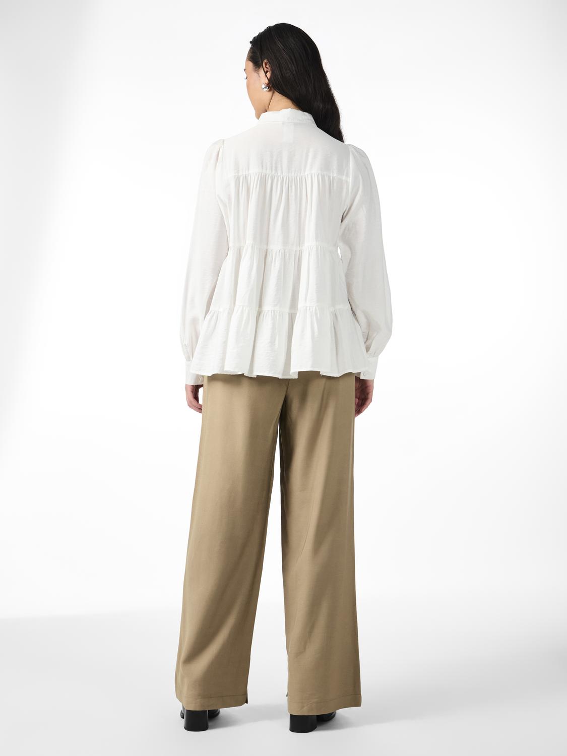 model_shot-back