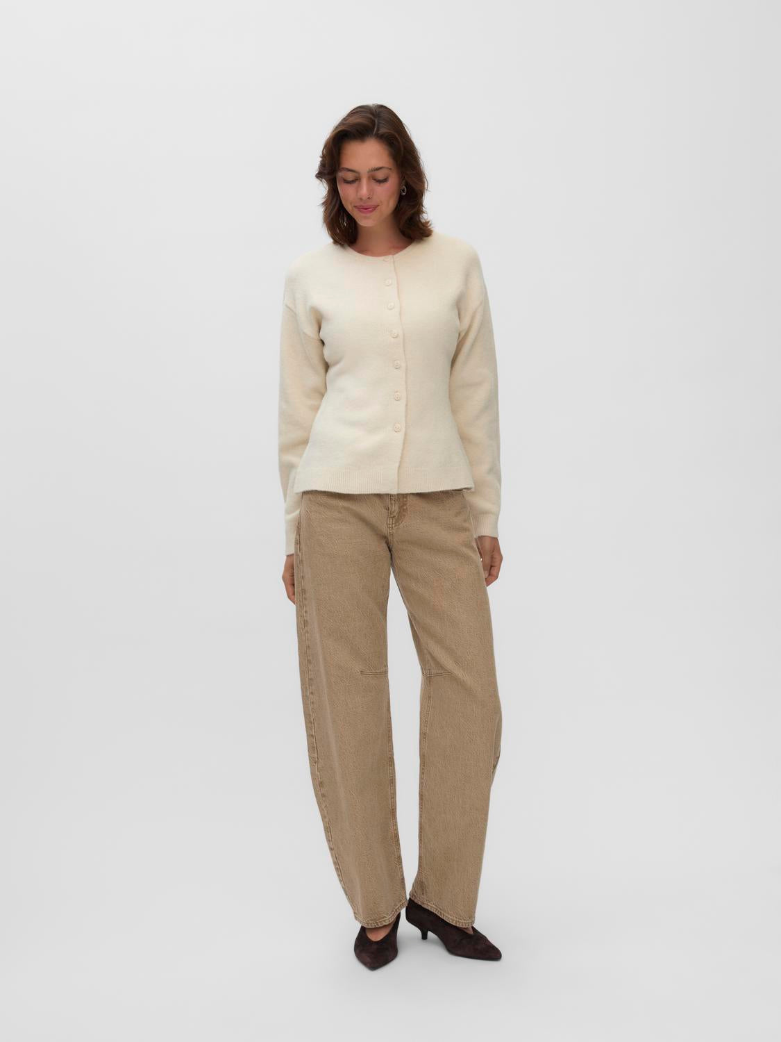 model_shot-front
