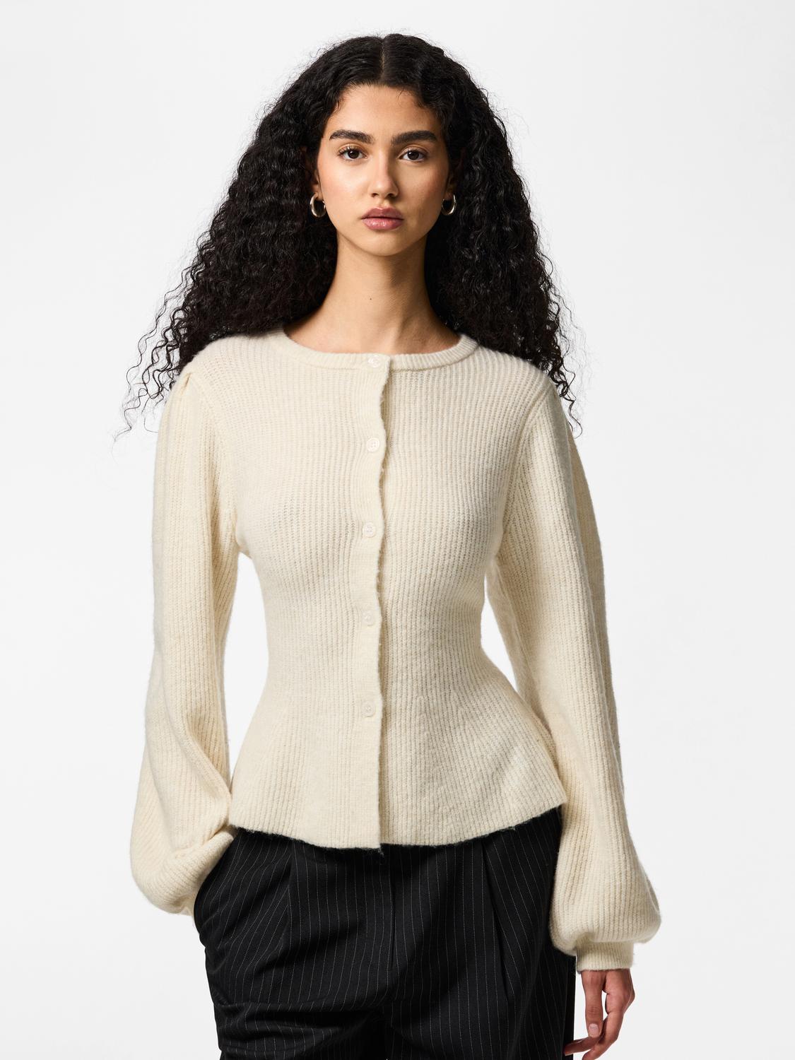 model_shot-front