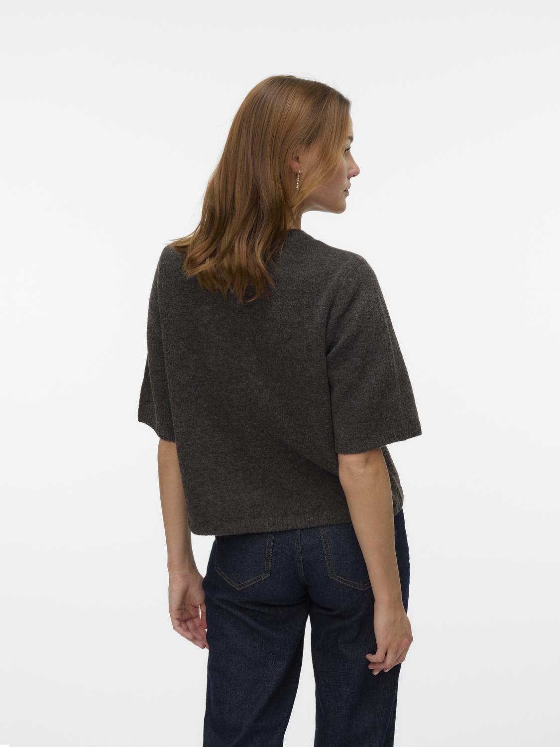 model_shot-back