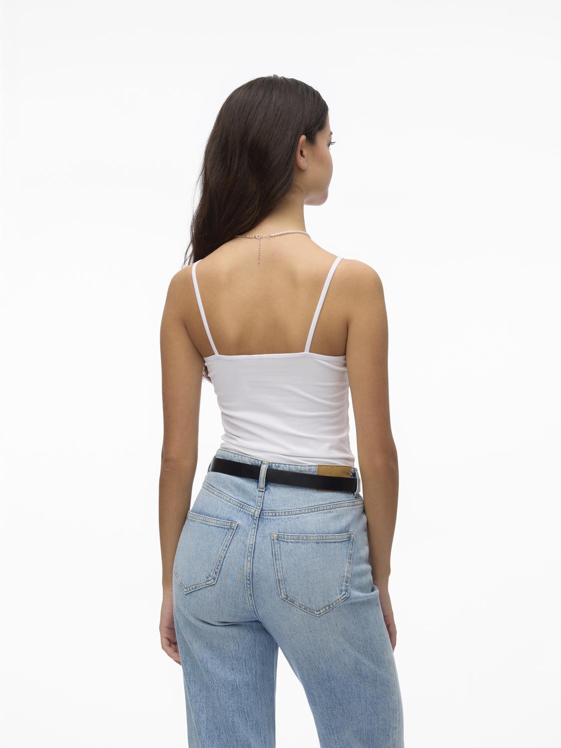 model_shot-back