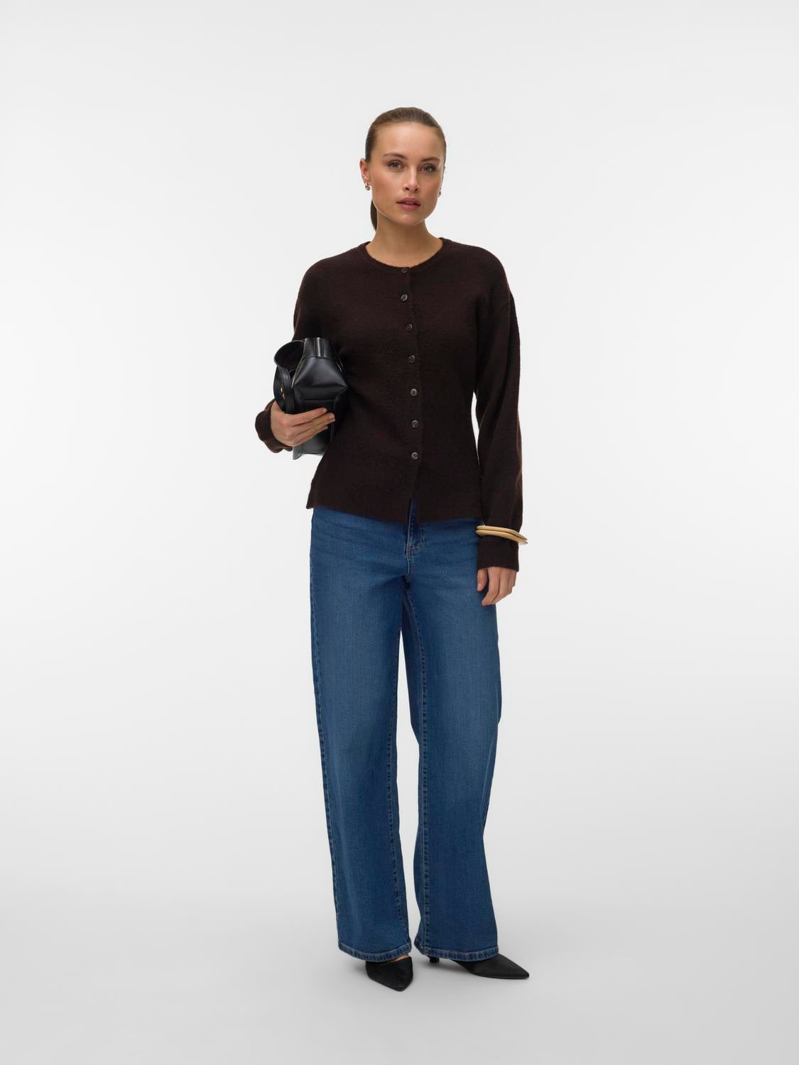 model_shot-front
