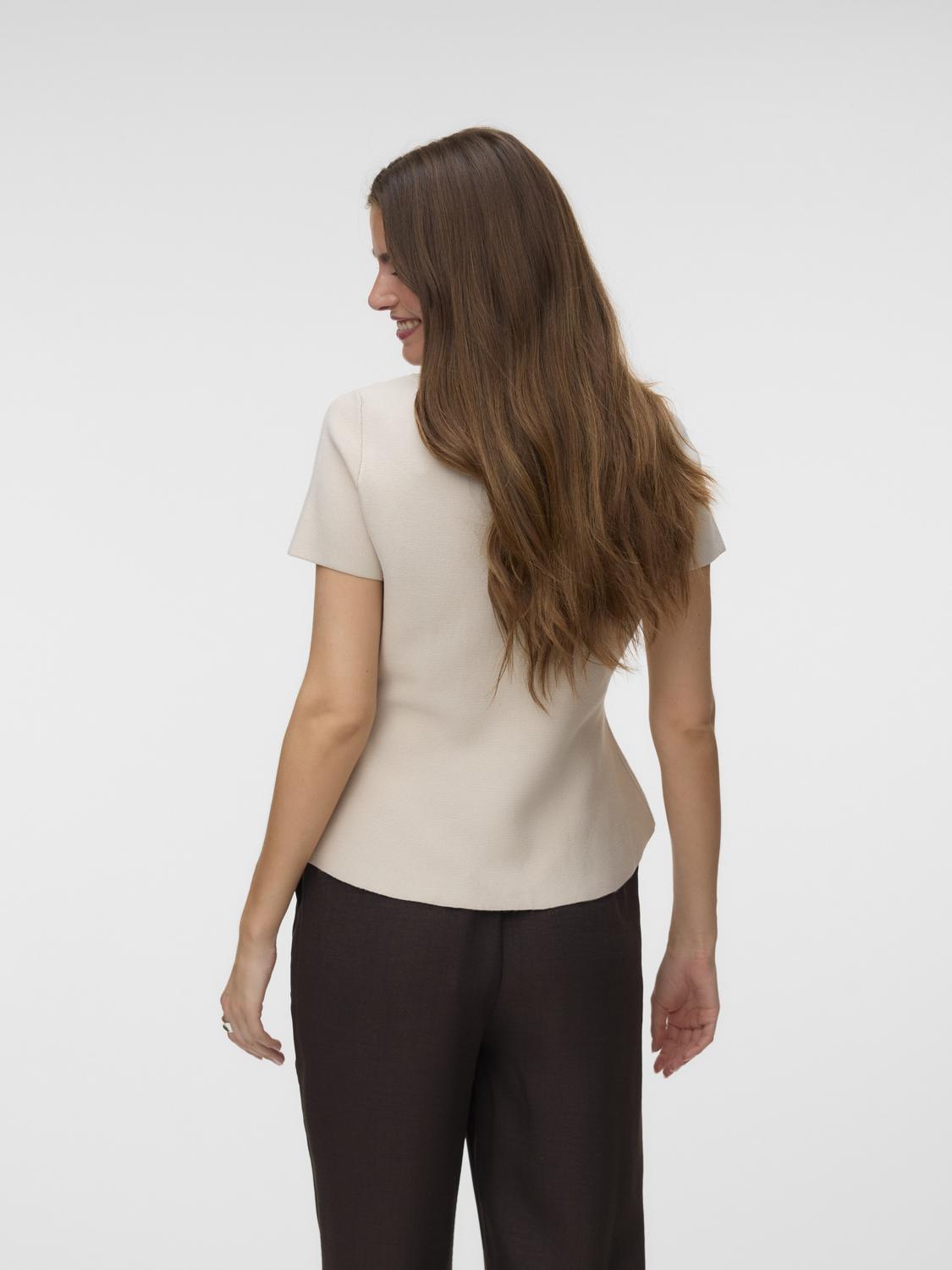 model_shot-back