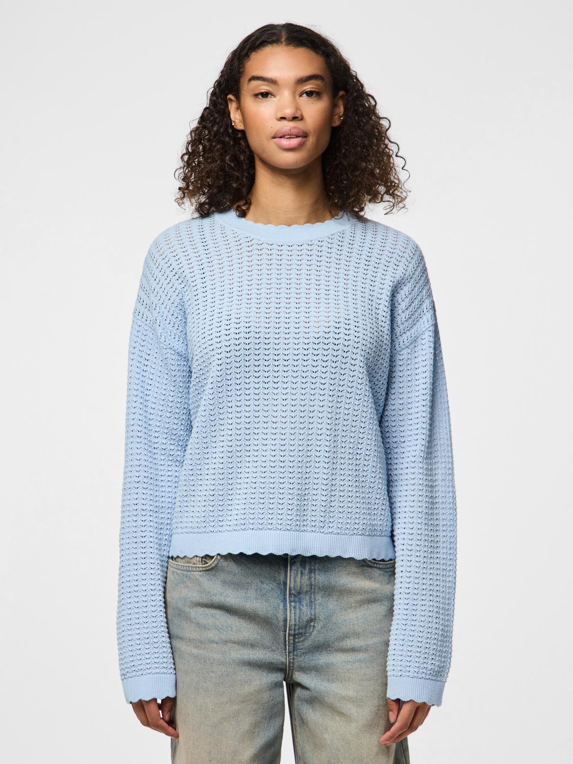 model_shot-front
