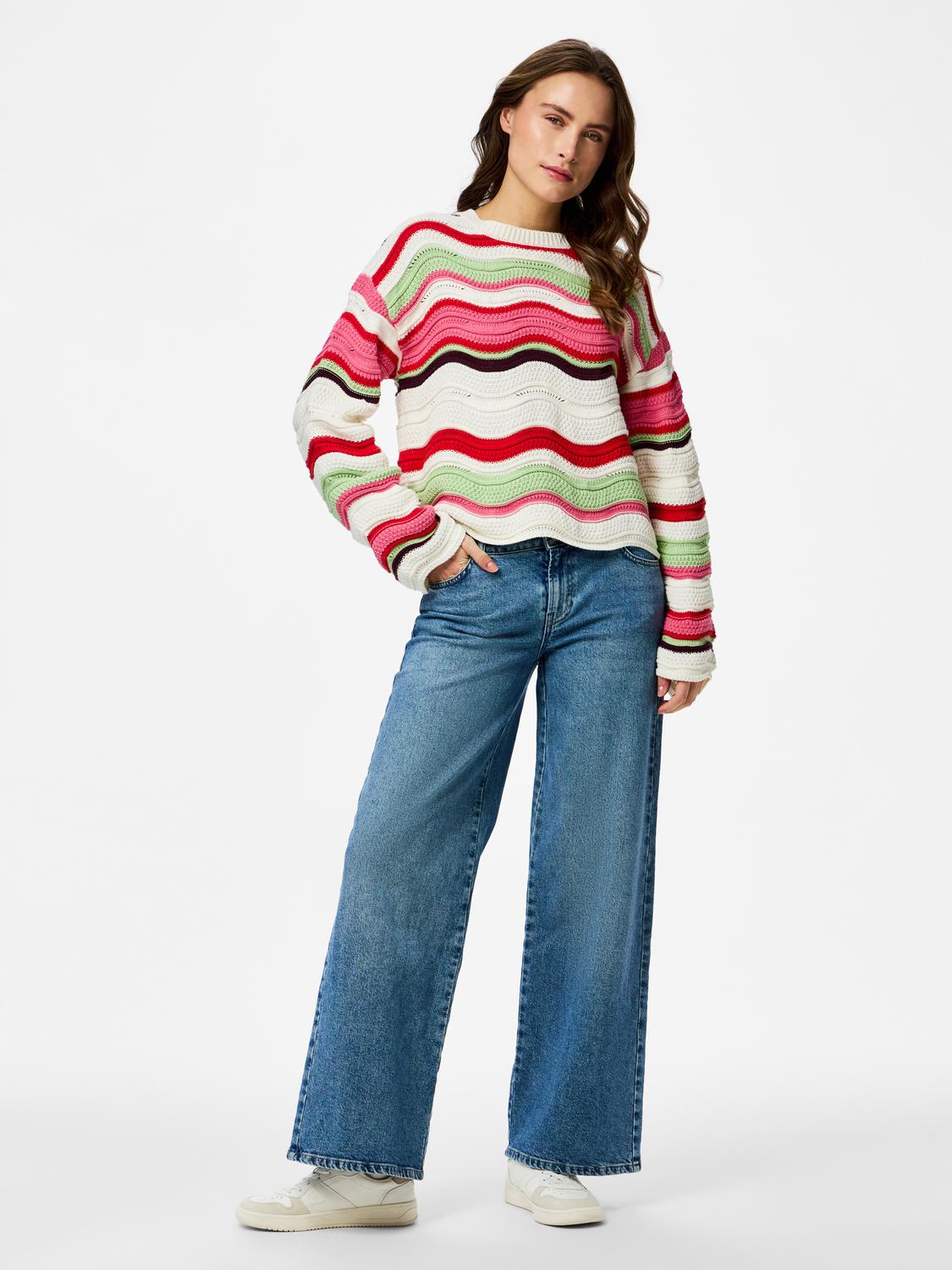 model_shot-front_full