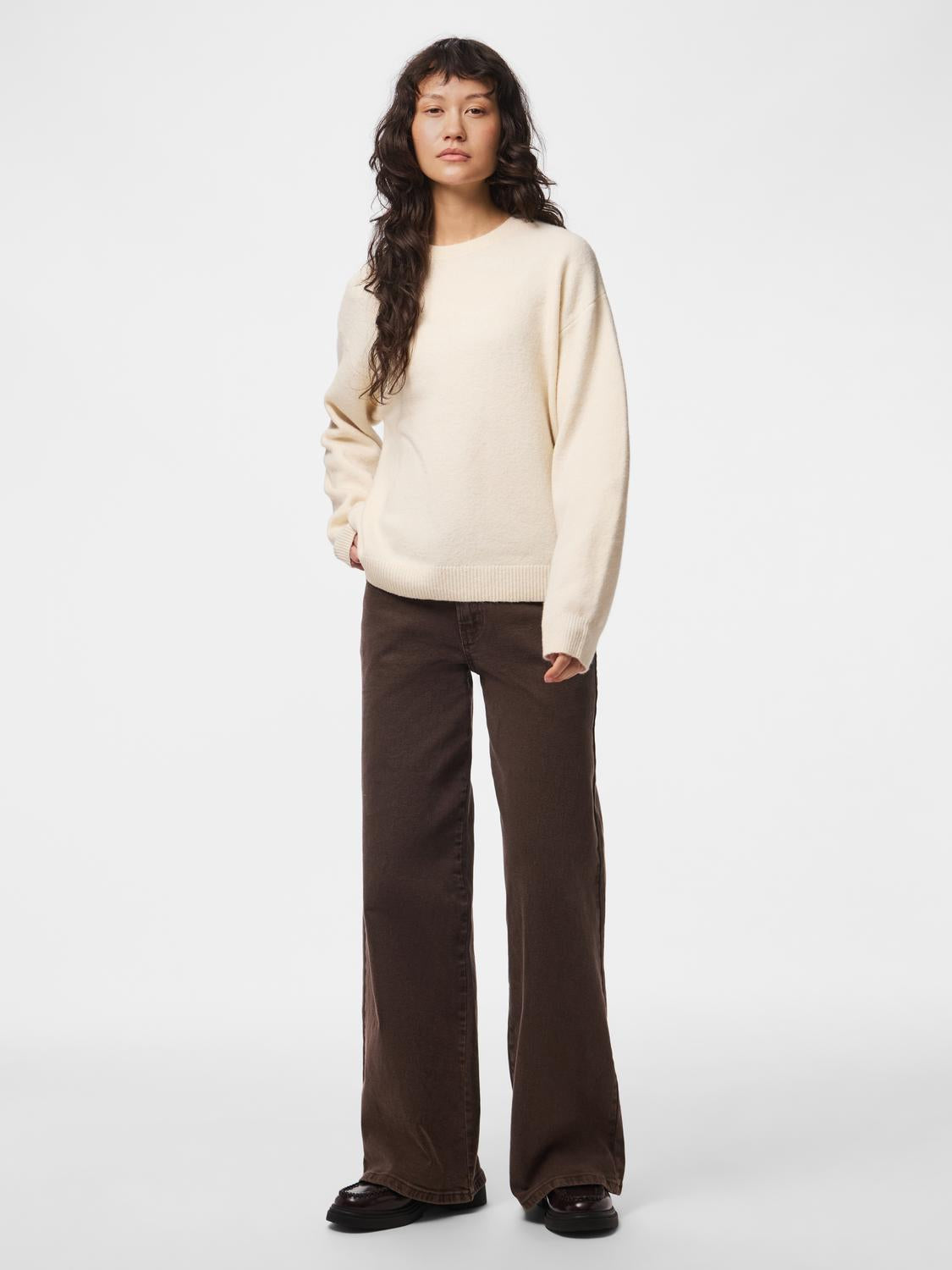 model_shot-front_full